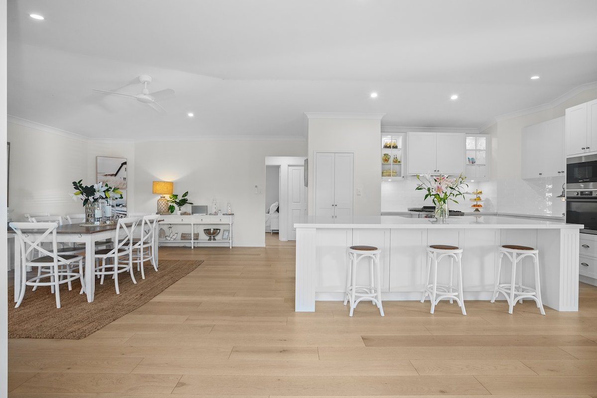 Coastal Retreat – Resort Style Family Home gallery image 3