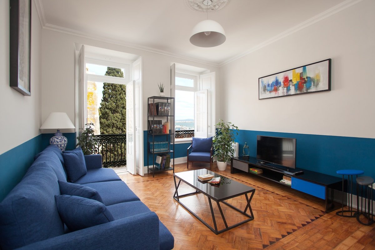 Apartment with Terrace and River View in Alfama gallery image 3