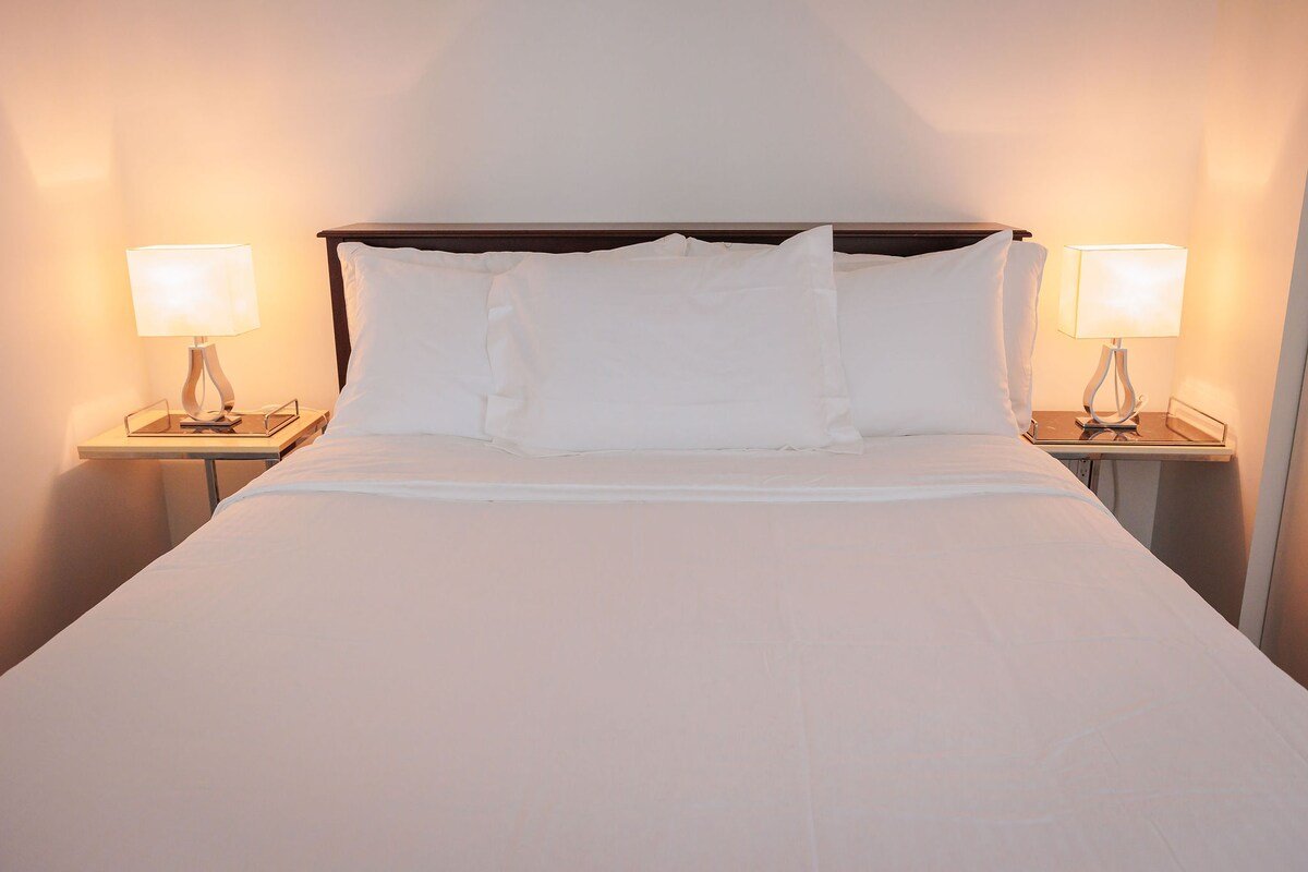 HighFloor Corner 2 BDRM Facing Canada Life gallery image 4