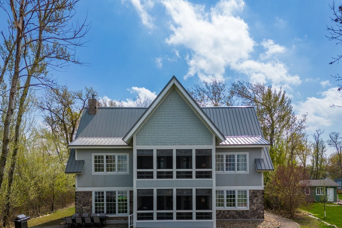 Large Private Lakefront Home *Dogs Ok gallery image 2