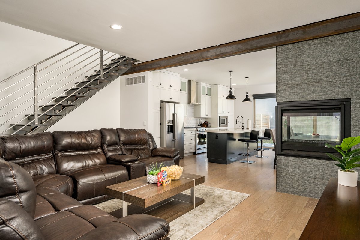 Luxury Downtown Home! Gameroom, Rooftop, Firepit