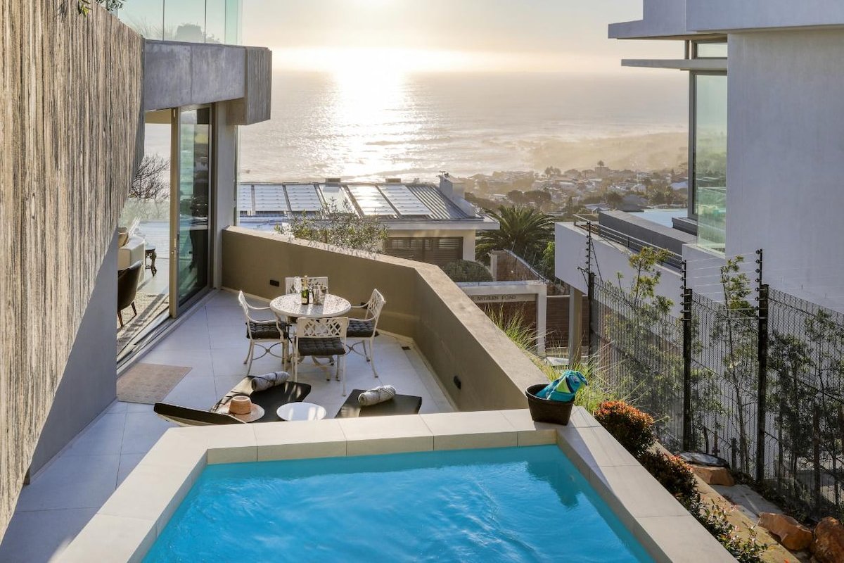 Vista Maris – Luxury Apt in Camps Bay with pool gallery image 3