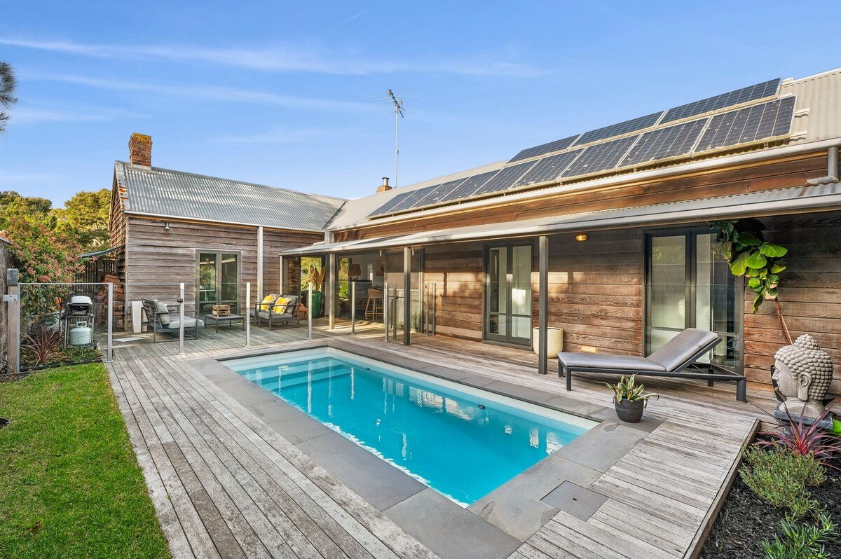 Riverside Oasis- with pool! gallery image 3