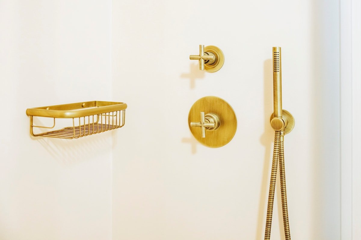 Lelou gallery image 3