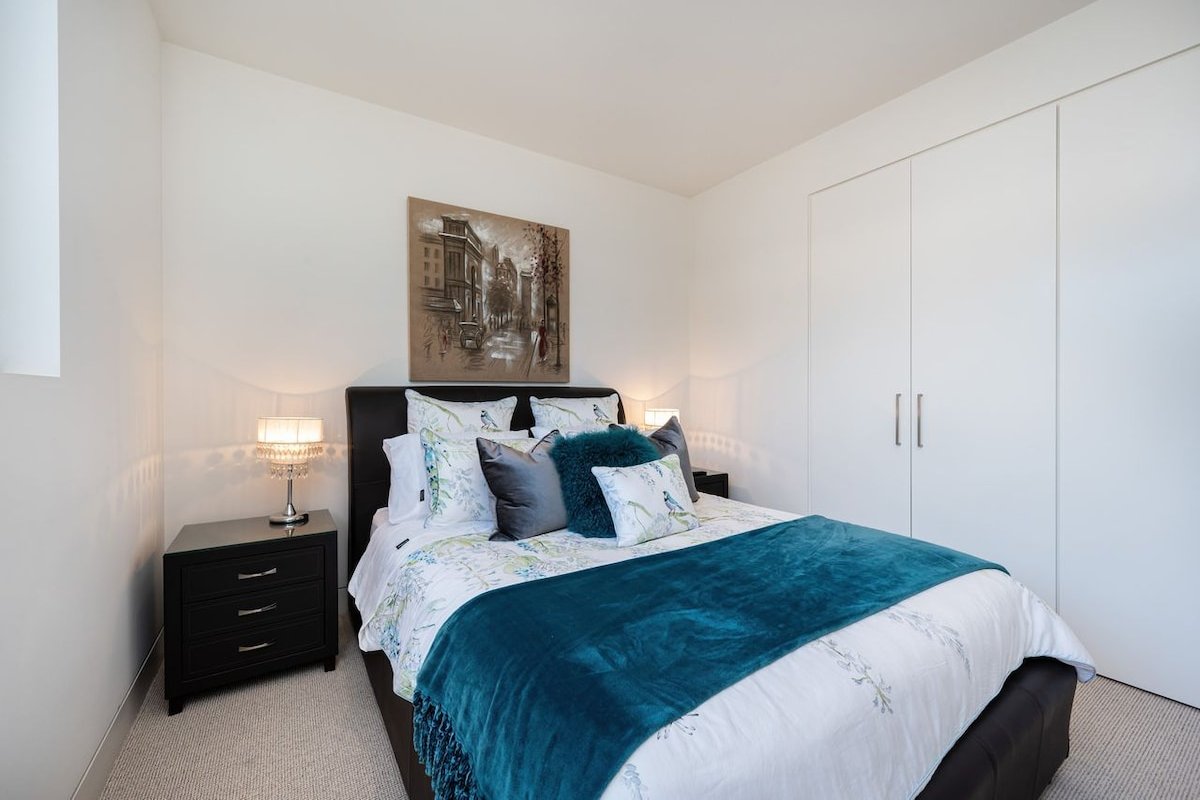 Ocean Oasis | Luxe Getaway with Coastal Views gallery image 5