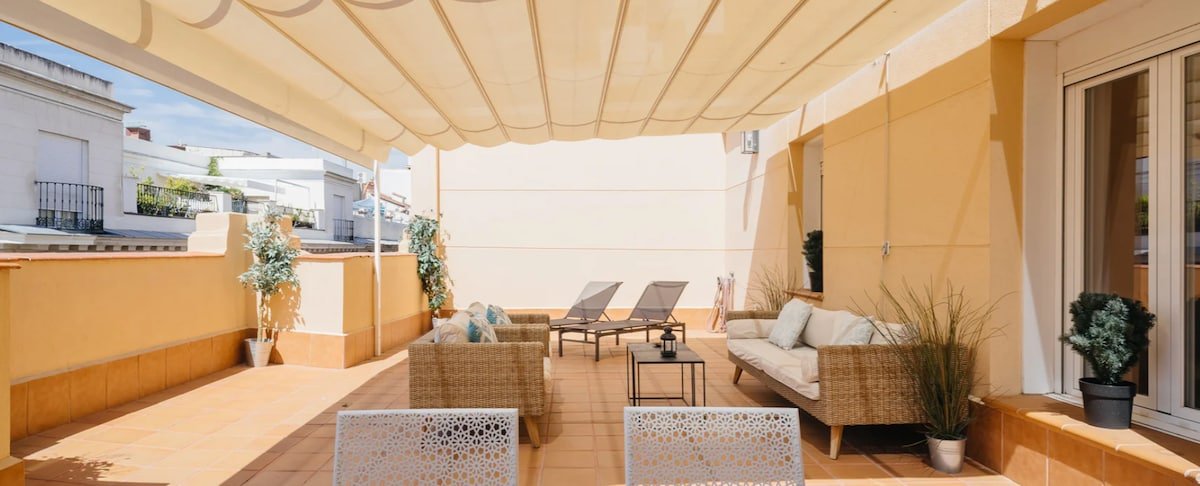 PENTHOUSE 4 BR, 4 BA & 60M2 TERRACE gallery image 2