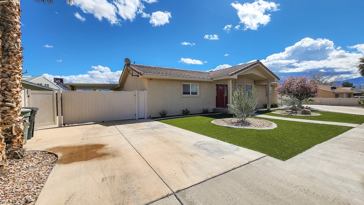 Desert Pool Retreat gallery image 5