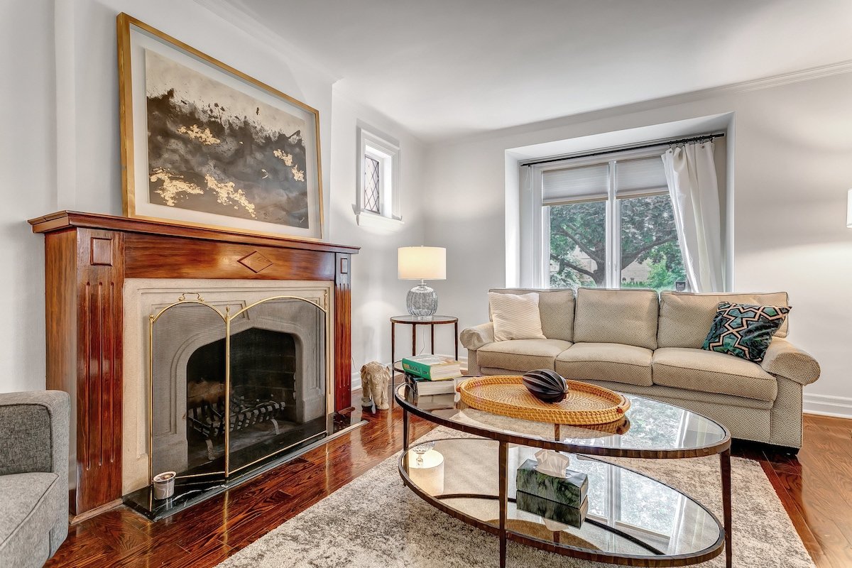 Cheerfull house in mid town luxury district w/ Prk gallery image 3