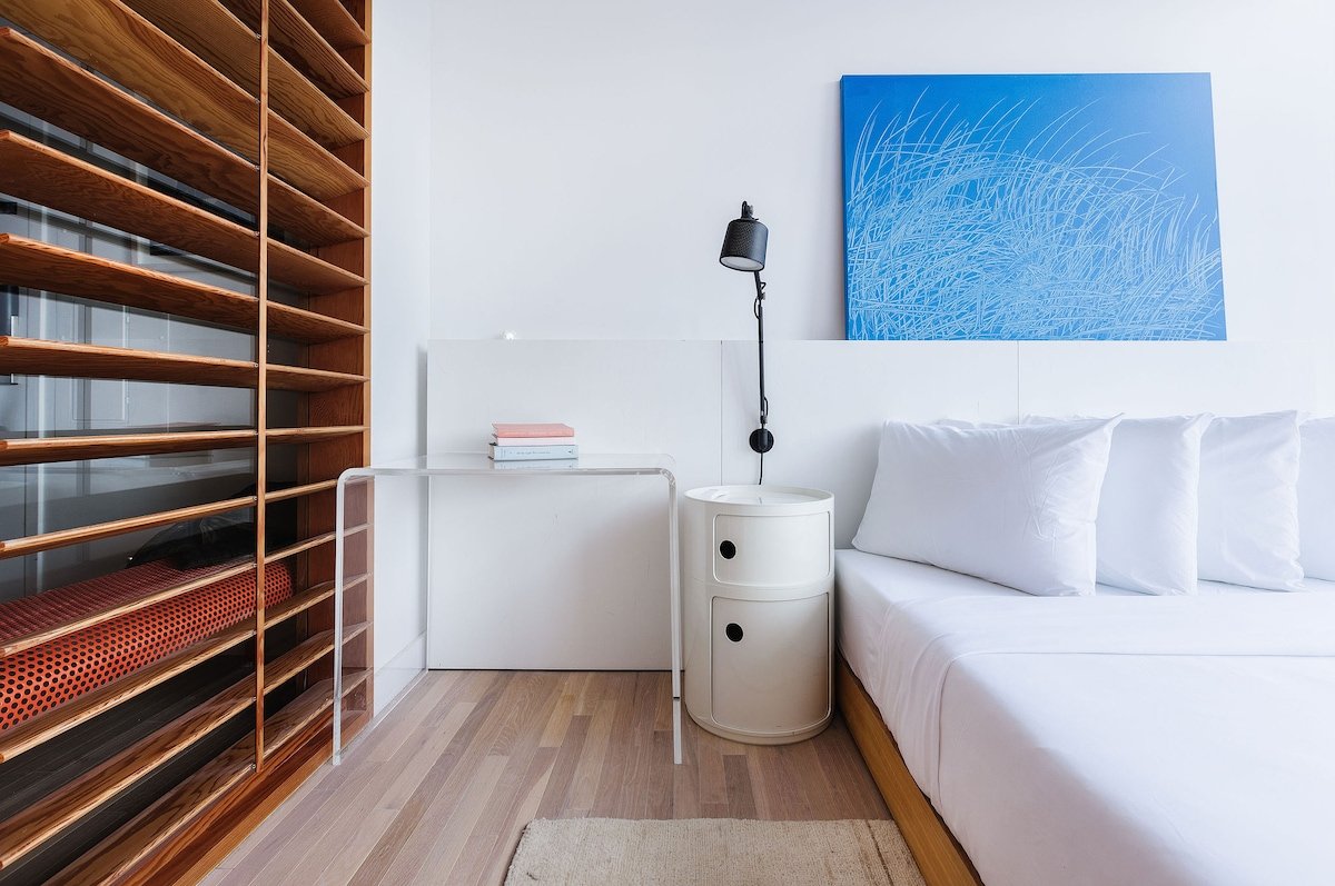 2 Bedroom Premium Sky | Placemakr Wall Street gallery image 3