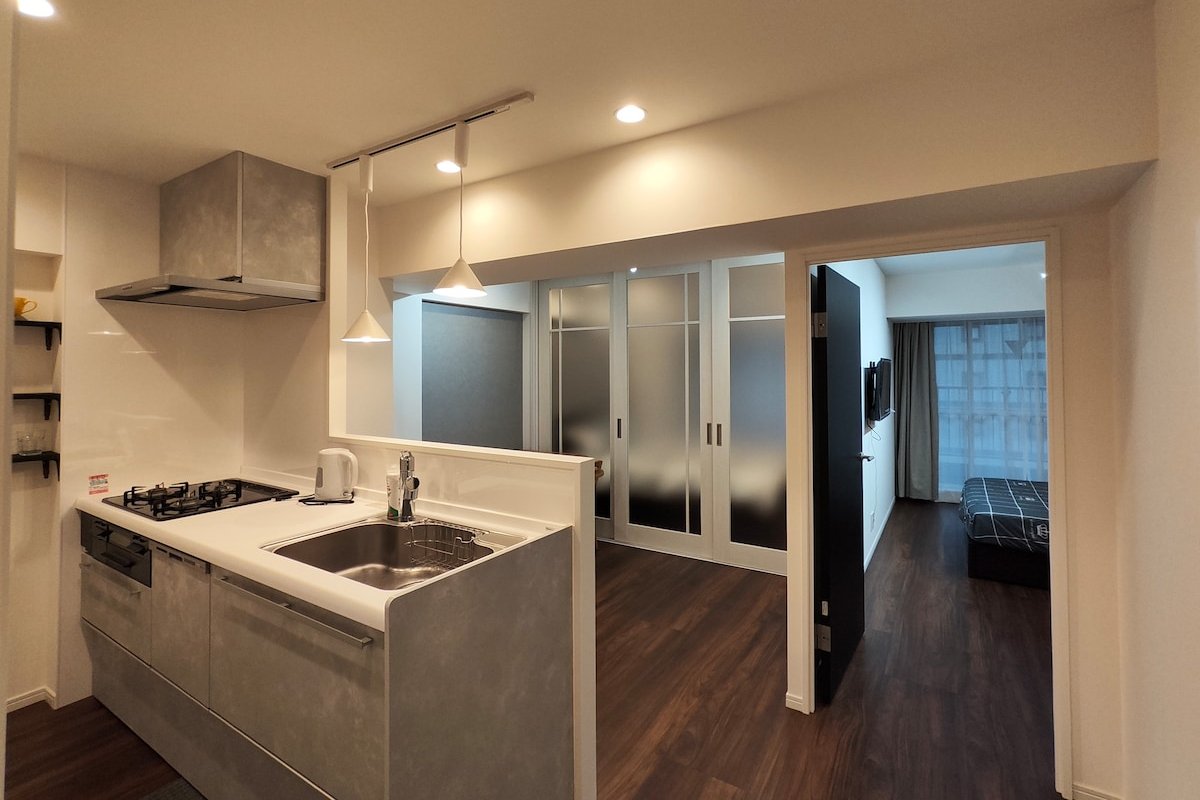 8D-新宿区域/新宿站步行10分钟/涩谷上野秋叶原池袋东京直达/最多7人/精心装修/免费固定WIFI gallery image 2