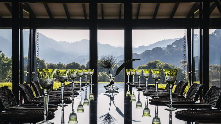 DINNING ROOM - Overlooking our stunningly green tea plantation, enjoy an intimate dining experience that showcases the freshest locally-grown ingredients. We offer meals from the Rwandan heartland, with our kitchen tailoring daily menus to suit your individual tastes and preferences. Enjoy delicious, comforting dishes inspired by Africa’s diverse culinary culture in our restaurant, or on the sunny outdoors terrace