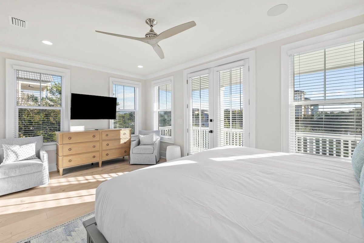 Seacrest Stunner! STEPS to Beach & Town! 4 Bikes! gallery image 4