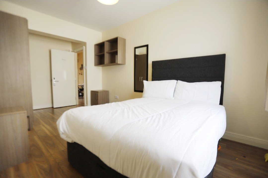 4 Bed 2 Bath City Centre gallery image 5