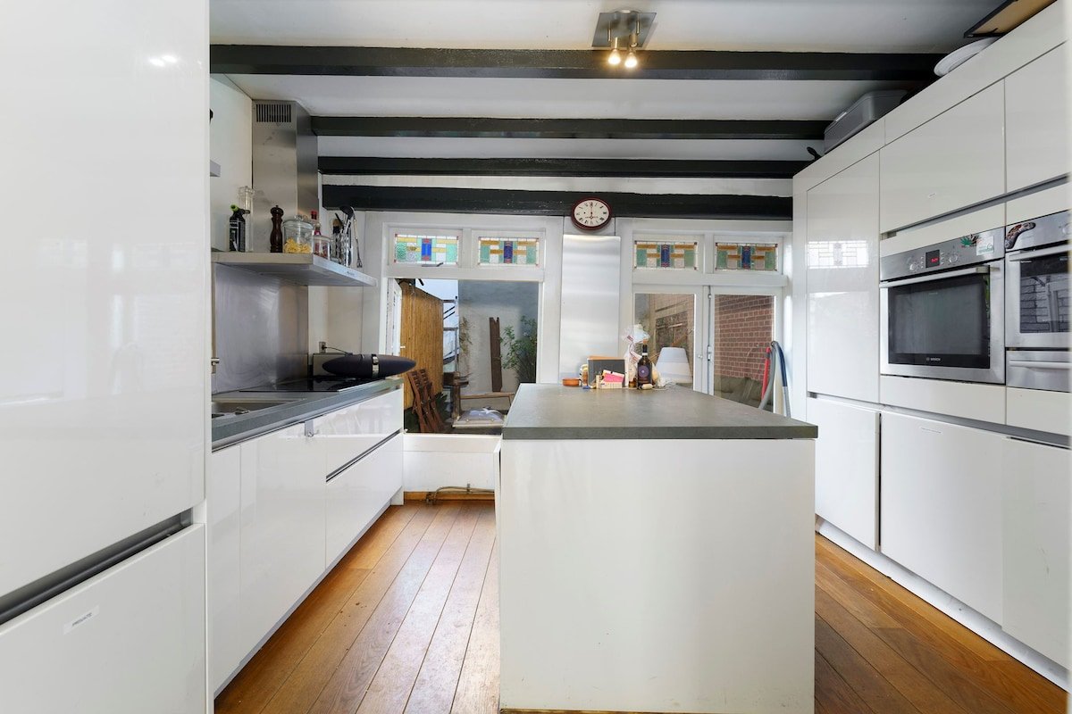 Former Canal House – Jordaan – Center of Amsterdam gallery image 4