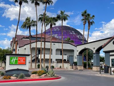 Las Vegas Getaway ~ In The Center Of It All