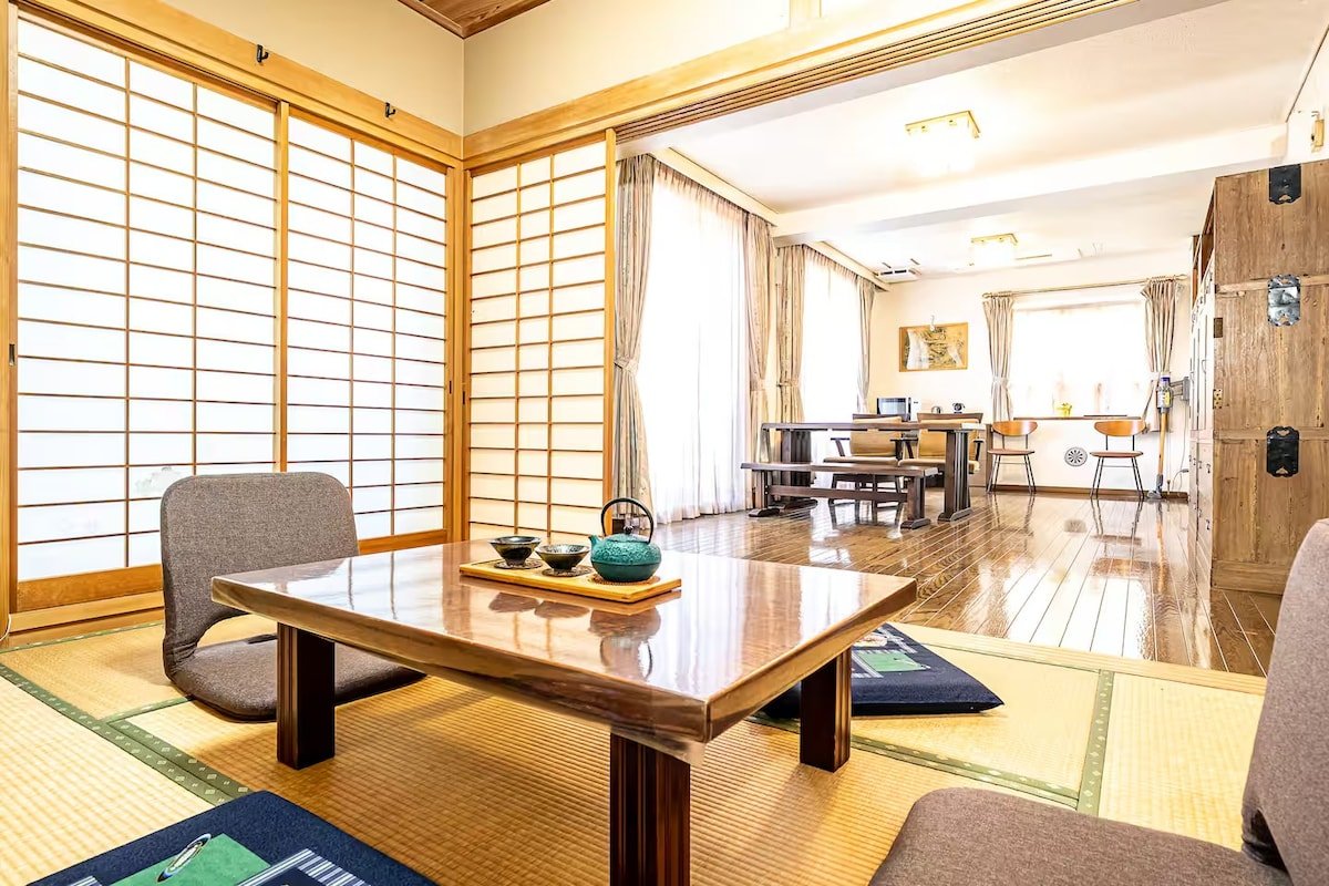 175㎡ Luxury 3F&4F Suite – 5min train to Shinjuku gallery image 2