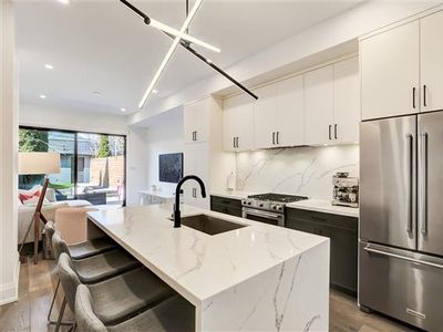 Downtown Luxury Home w/ Free Parking!