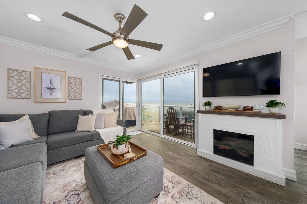 Panoramic Ocean View Huge Rooftop Deck – Sleeps 8 gallery image 4