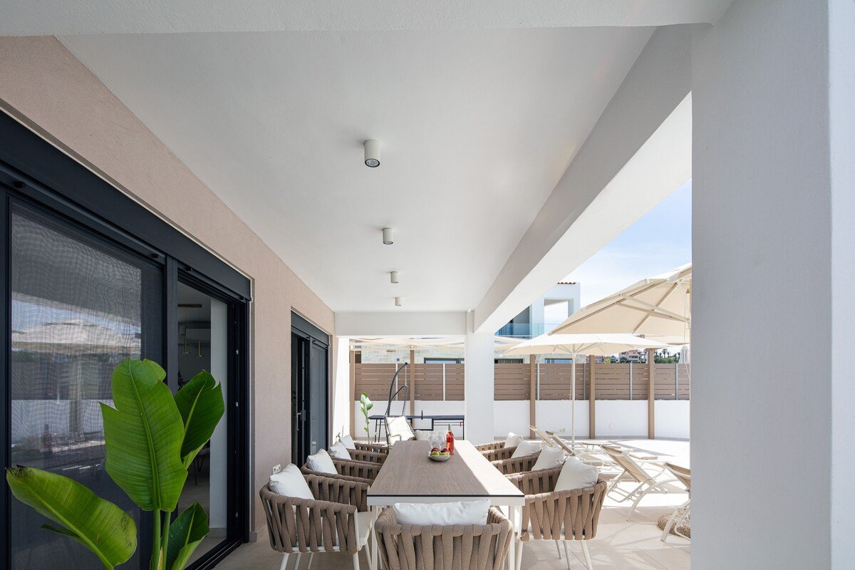 Babis Villa, a few meters away from the beach gallery image 3