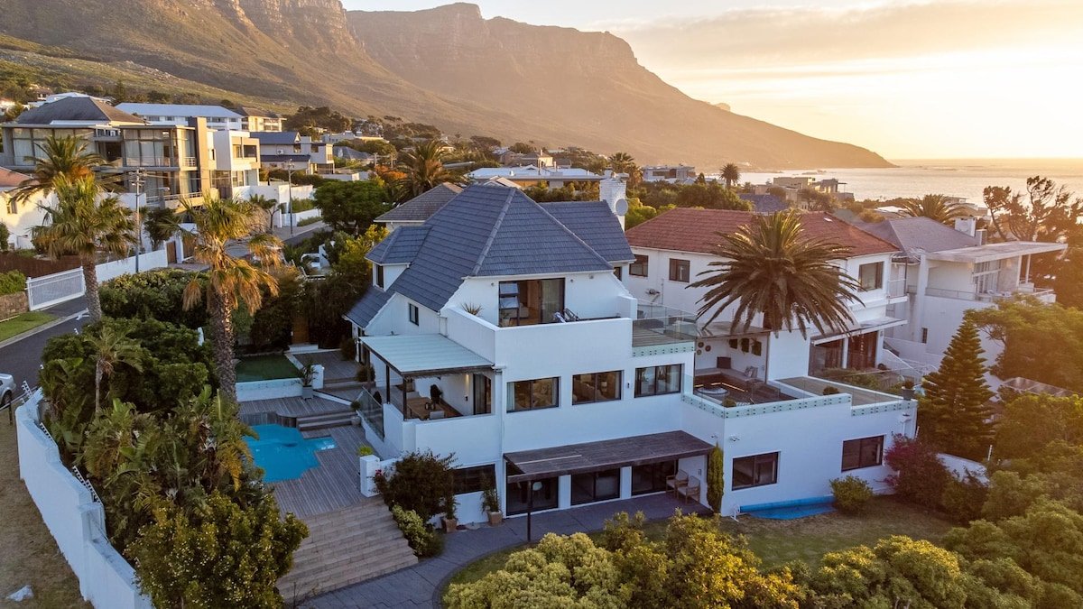 Maison De La Mer – Luxury Camps Bay Villa gallery image 2