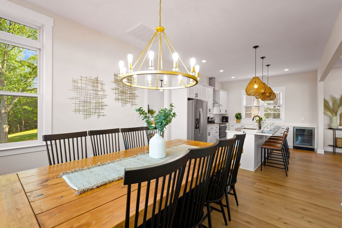 Hogan Crest gallery image 4