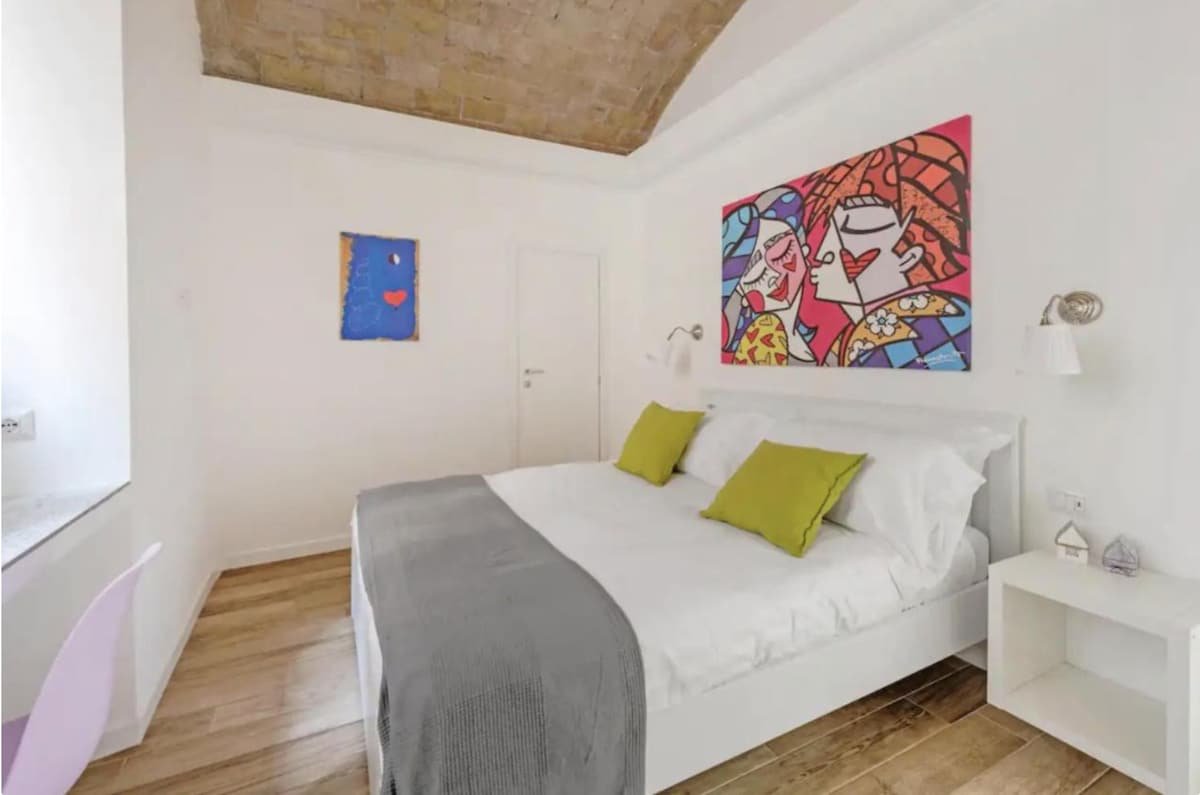 BIG Honey Colosseum 12pax 4bdr gallery image 4