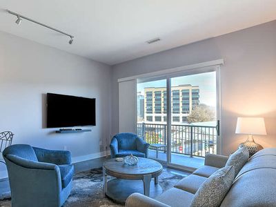 Two Bedroom in Ideal Downtown Location