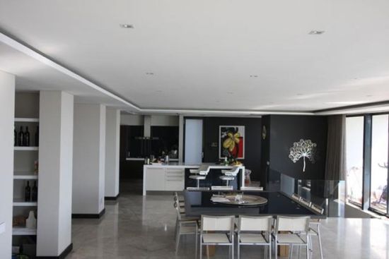 Photo 2 of Rontree House accommodation in Camps Bay, Cape Town with 4 bedrooms and 4 bathrooms