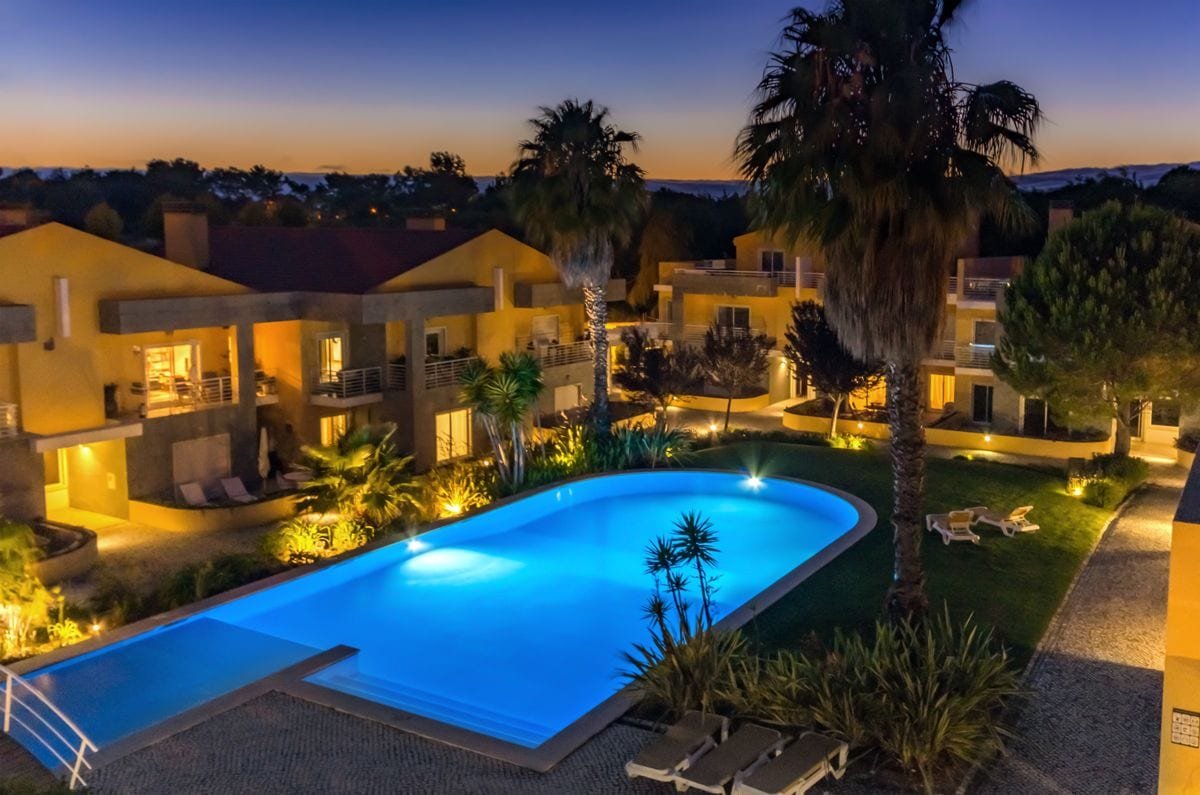 Penthouse Duplex Rooftop Jacuzzi 4 Room 6 bed 8ppl gallery image 5