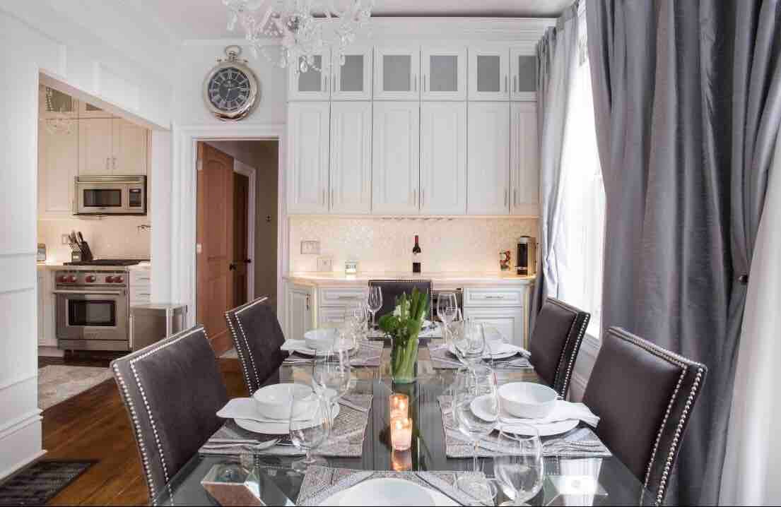 Opulent 3bdr2bth Old Town Luxury + Parking prmts gallery image 4