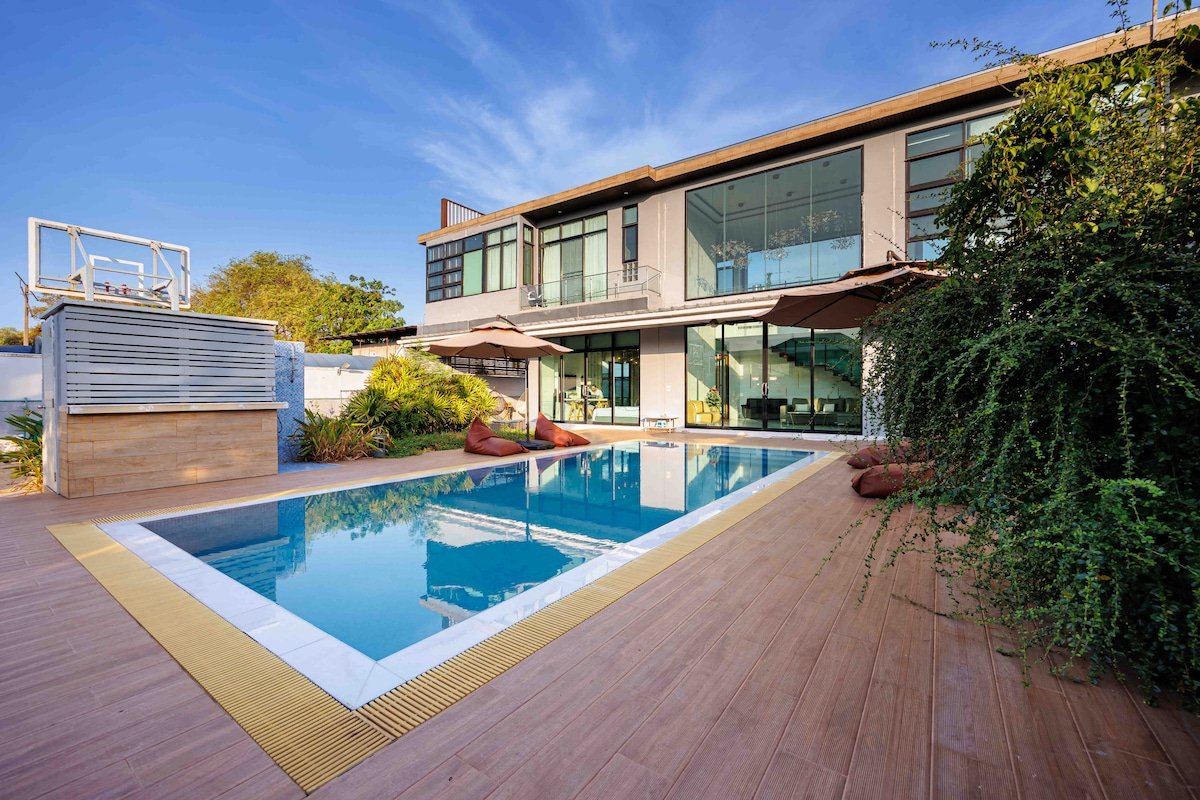 【曼谷市区700平网红高端泳池别墅】近地铁口超市/3晚以上免费接机一次/旅游路线定制 gallery image 3