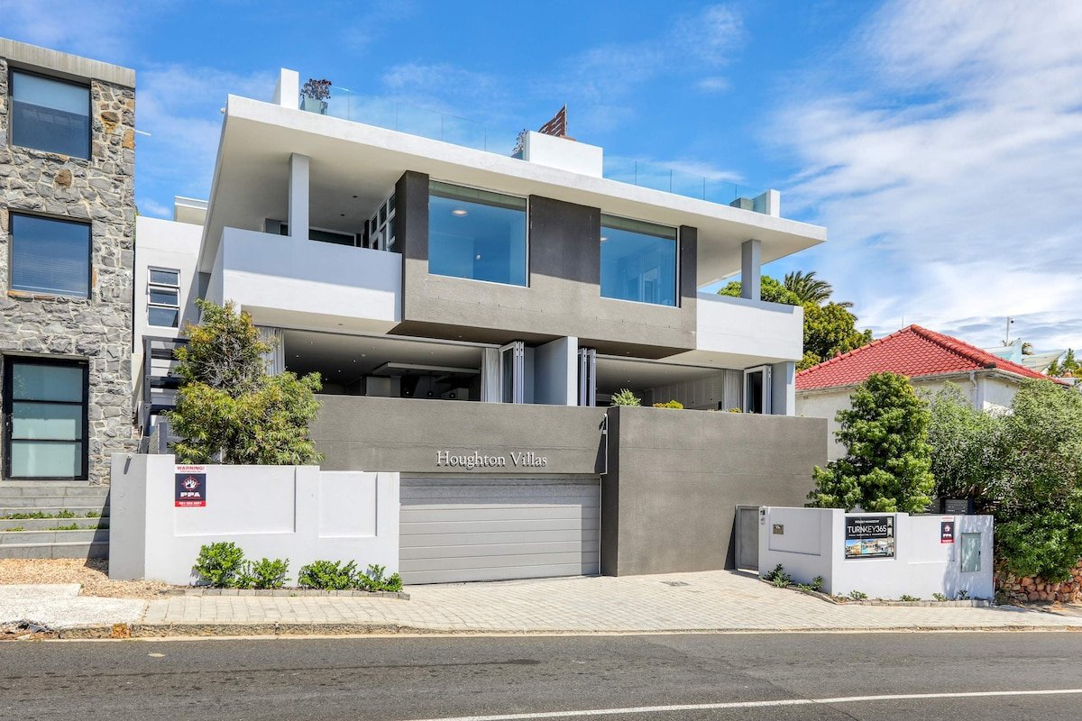 Houghton Villa Camps Bay – 5 min walk to beach gallery image 3