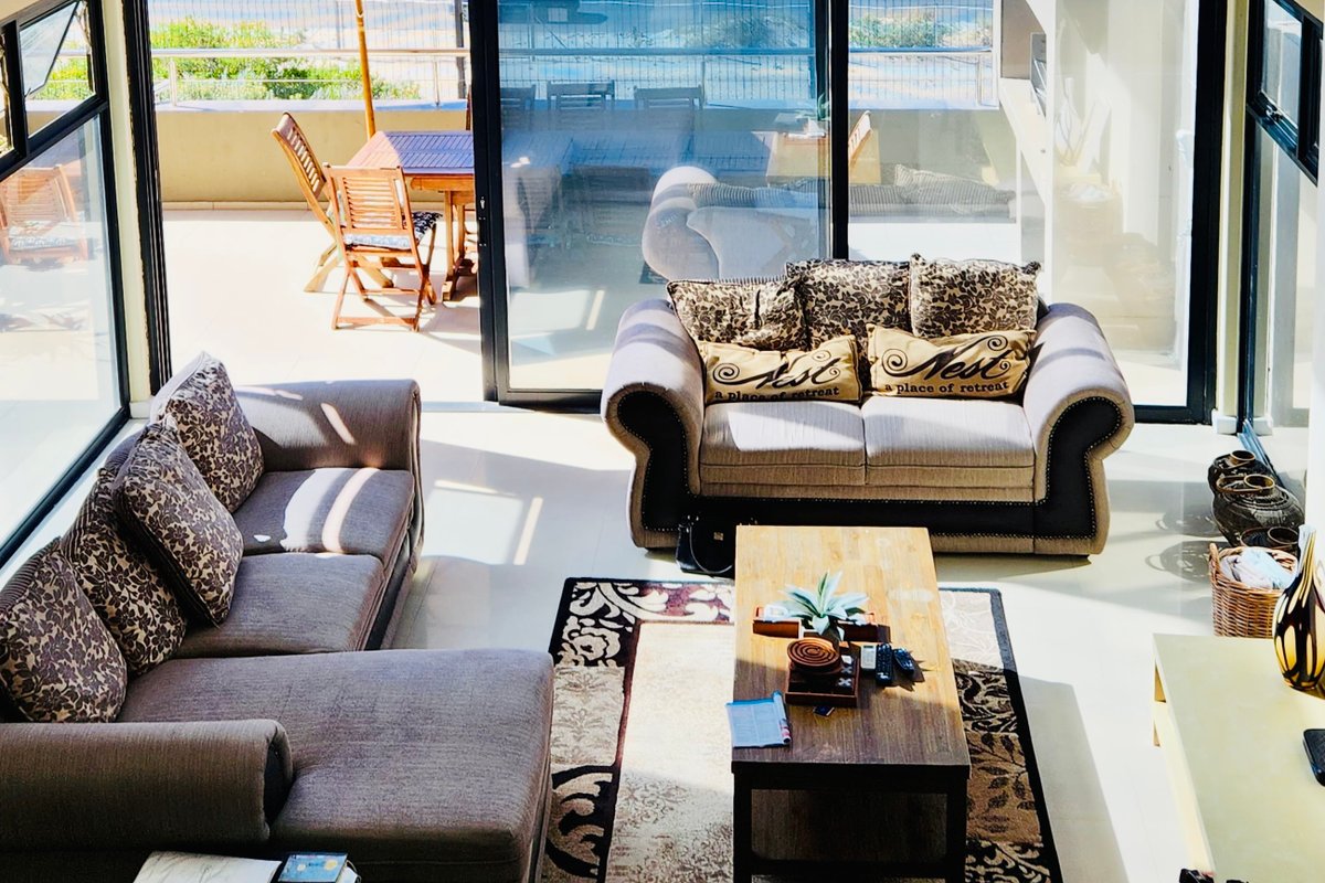 Baynest Villa Hout Bay 6 sleeper – backup power