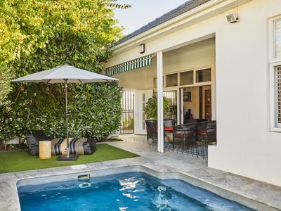 Charming, Sea Point 2 bed Home