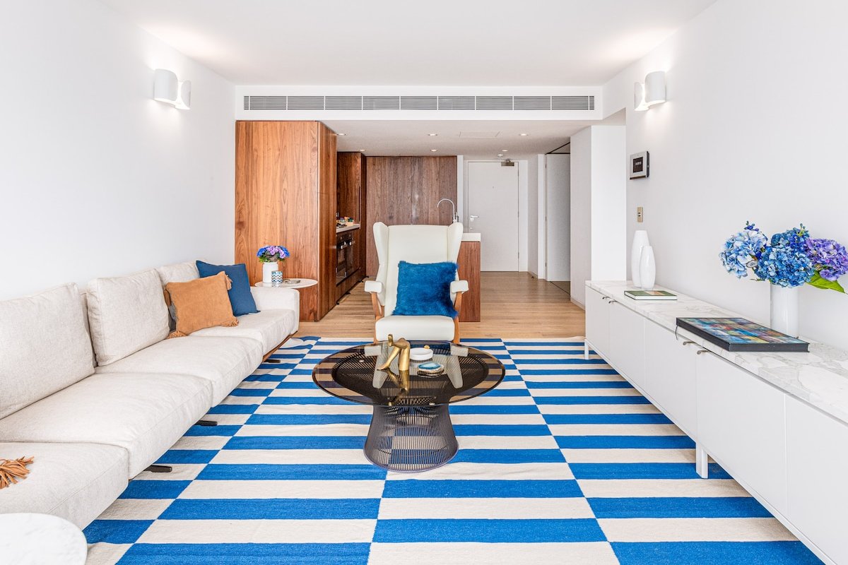 Spectacular Views, Designer Feel & Balcony gallery image 5