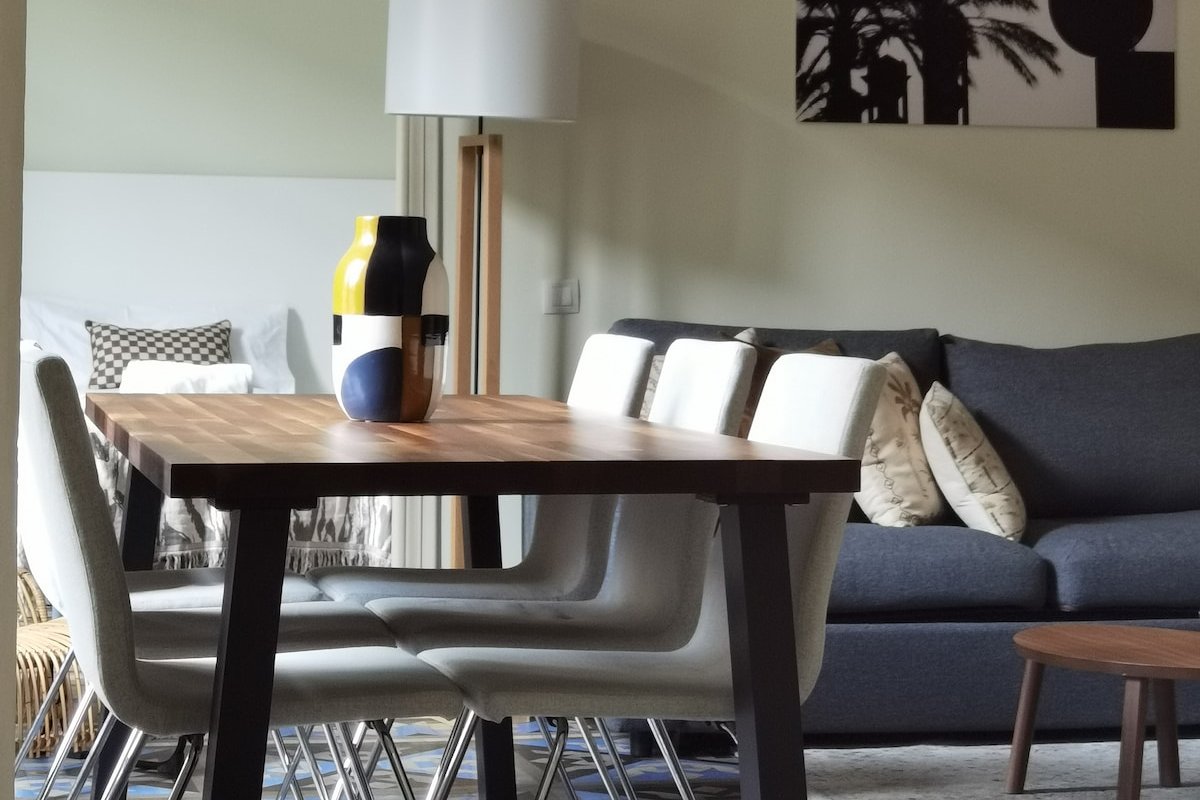 Luxury 3BR + Pool, A/C & Balconies – Center BCN gallery image 2