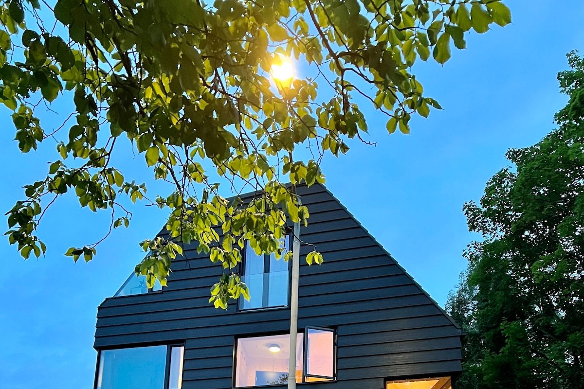 Ny designleilighet med masse plass og hage gallery image 3