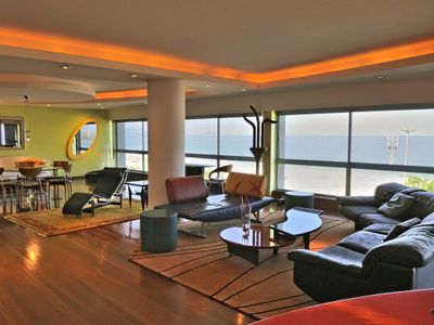 Front Beach 4-Bedroom Apartment