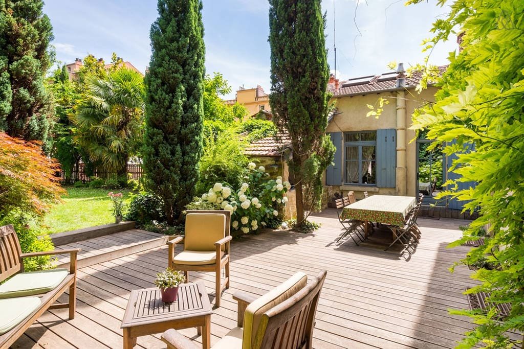 LOFT avec jardin – Vieux Lyon – 16 pers. max. gallery image 2