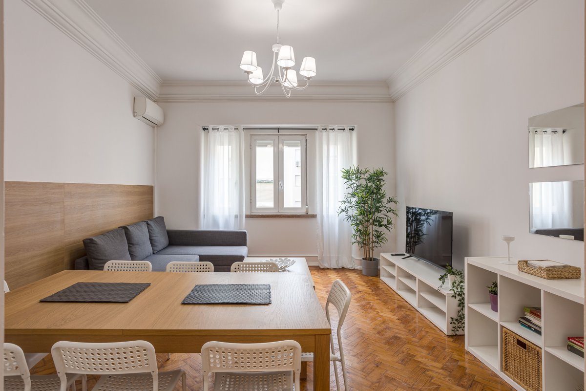 Home Out 4D – Apartment at City Center w/Parking