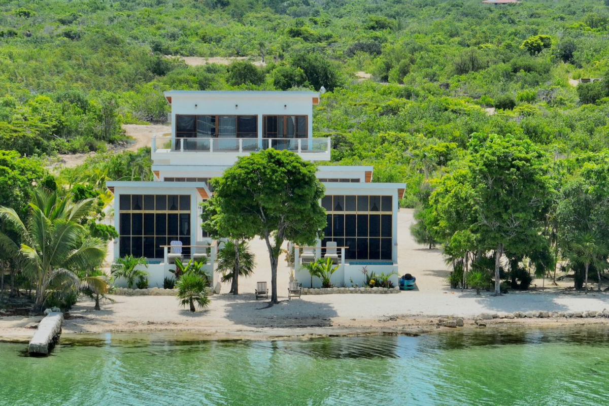 Ocean Front Wellness Resort – Secret Beach