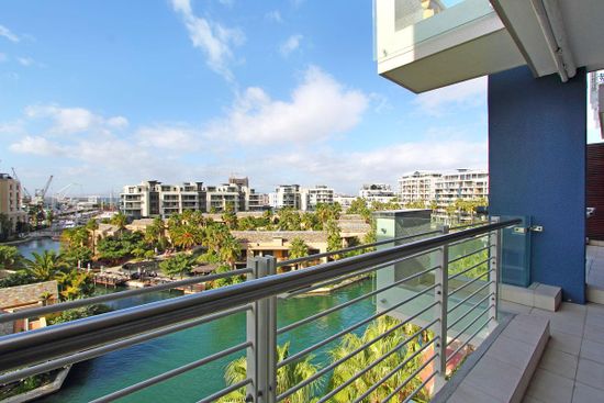 Photo 4 of Kylemore 409 accommodation in V&A Waterfront, Cape Town with 2 bedrooms and 2 bathrooms