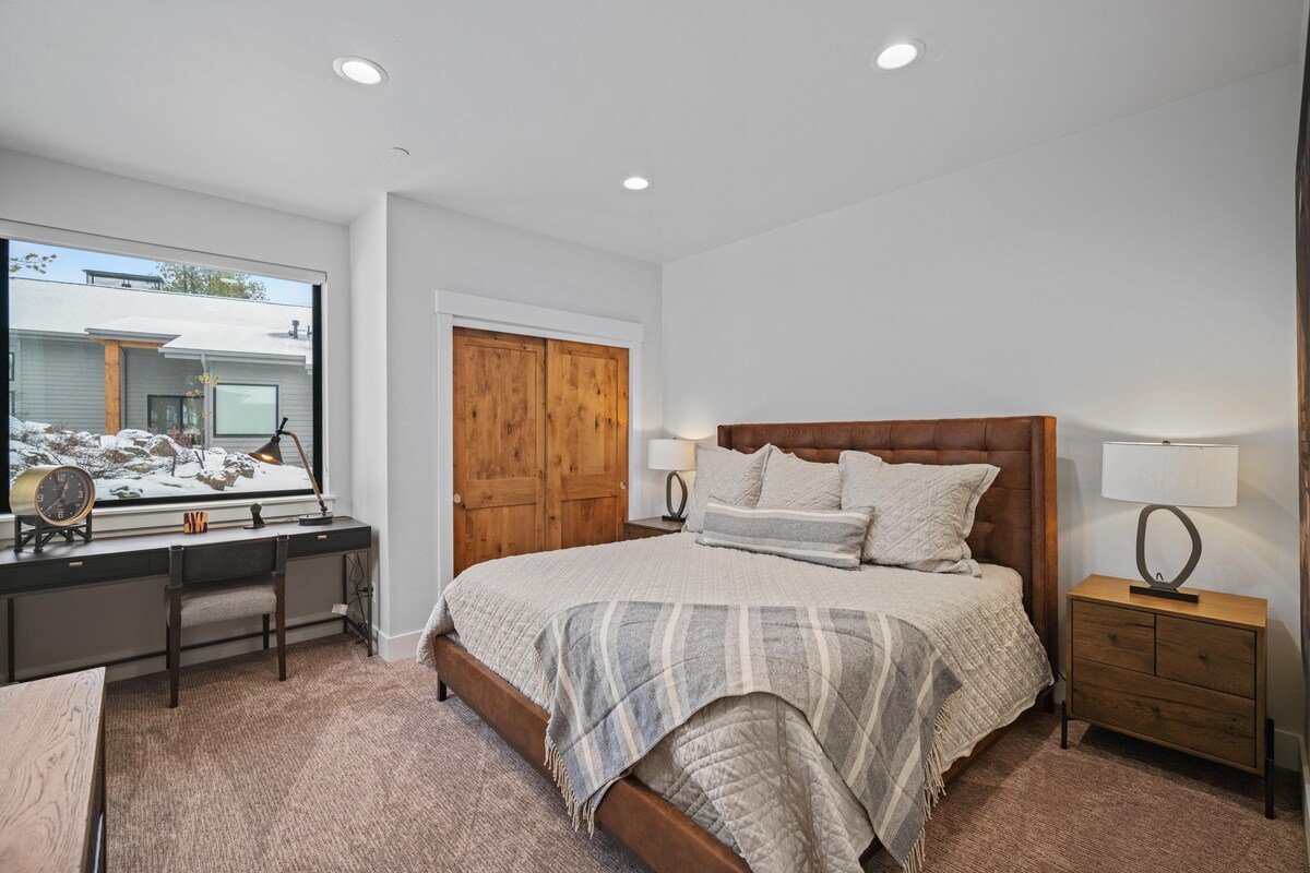 Caldera Family Retreat | Hot Tub, Games & Firepit gallery image 5