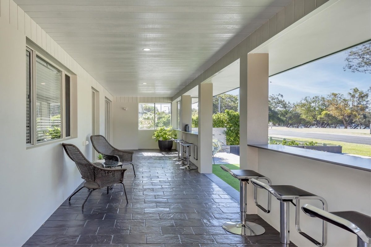 Absolute riverfront modern home, private jetty. gallery image 3