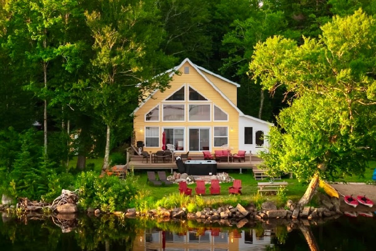 Love The Cottage/King beds/Hot tub under the stars gallery image 2