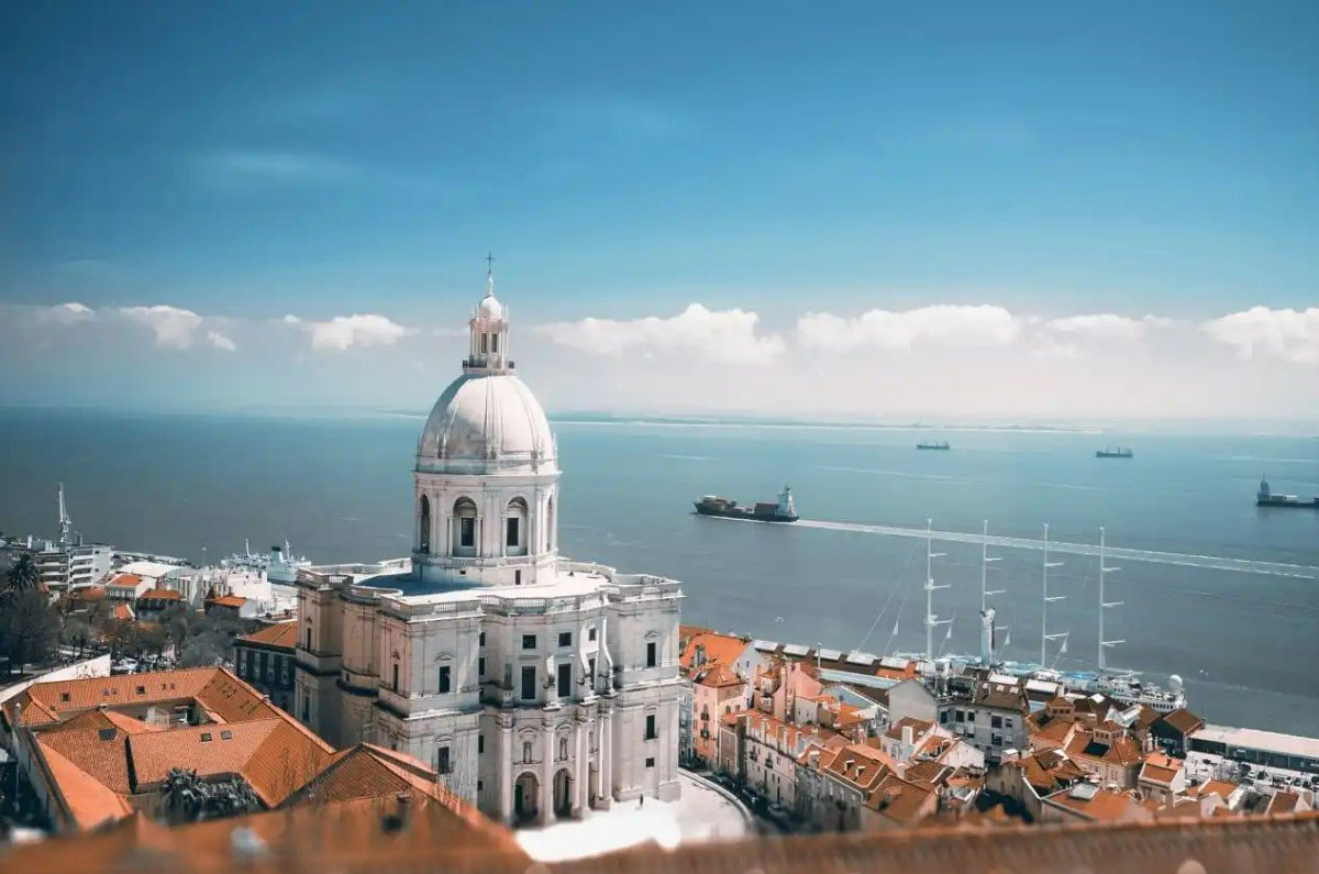 GLAMOROUS AND CENTRAL ALFAMA RIVERVIEW