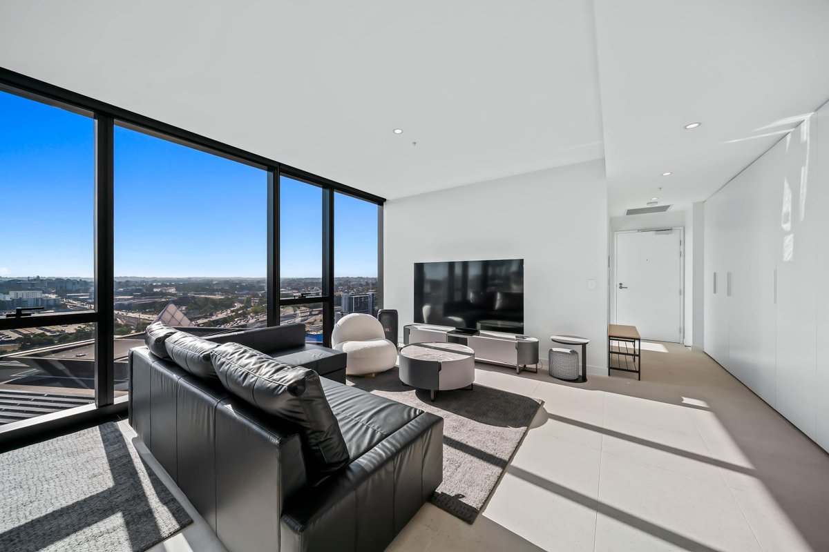 Urban Living – Bright 2BR Apartment in Perth CBD