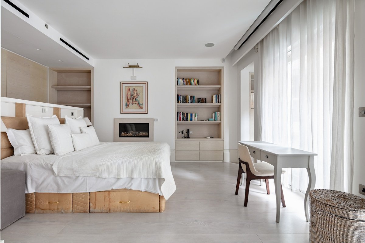 Grand Mayfair House | AC – Garage – Cinema – Sauna gallery image 2