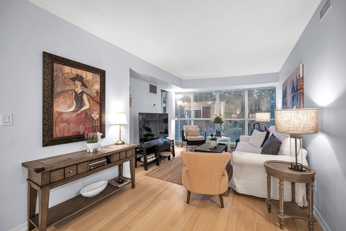 Charming 2BR Condo w/ High-Speed WiFi & Parking