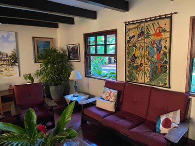 Tropical sun filled house & pool